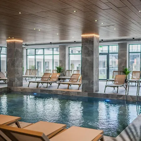Stylish In Odyssey-spa Pools And Parking Năvodari