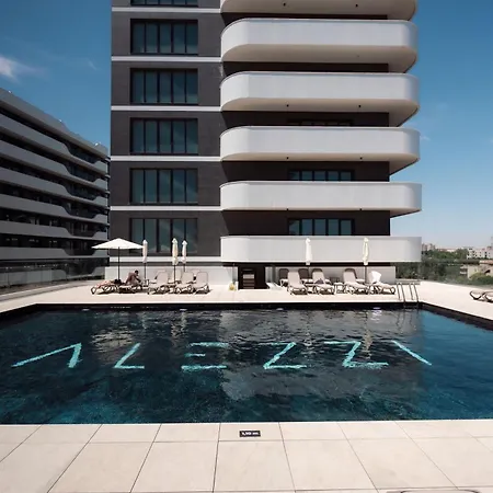 Stylish In Odyssey-spa Pools And Parking Apartman *