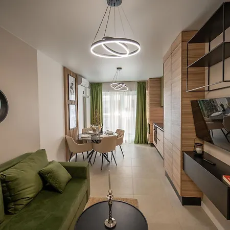 Stylish In Odyssey-spa Pools And Parking Apartman *