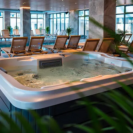 Stylish In Odyssey-spa Pools And Parking