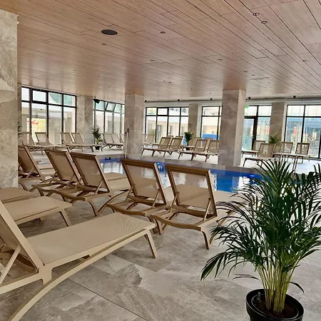 Stylish In Odyssey-spa Pools And Parking Apartman Năvodari