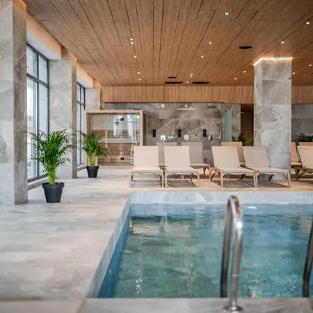 Stylish In Odyssey-spa Pools And Parking * Năvodari